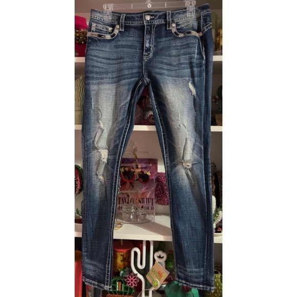 Miss Me Jeans - Picture 1 of 6